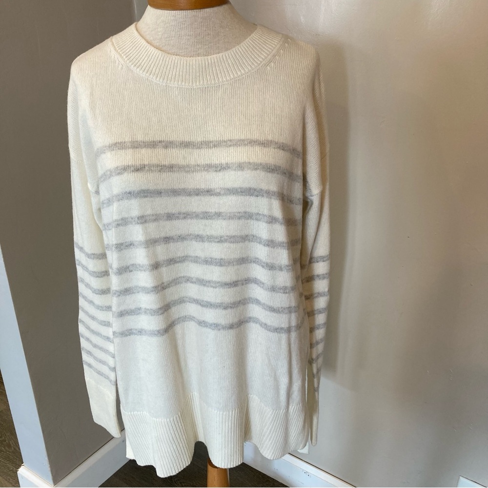Gap White & Grey Striped Long Sleeve Sweater Women’s Size Medium Tall